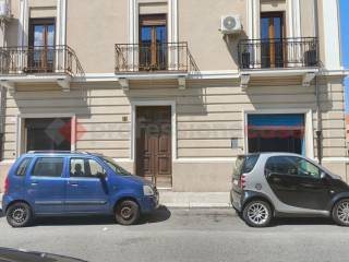 Negozio in affitto a reggio di calabria via sbarre centrali , 86