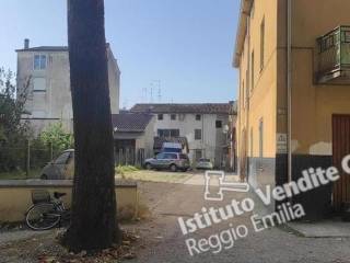 Posto auto in vendita a fabbrico via nazario sauro