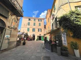 Appartamento in vendita ad albenga via torlaro, 40