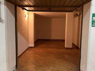 Garage in vendita ad albenga via carloforte