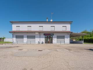 Villa bifamiliare in vendita ad asti frazione quarto inferiore