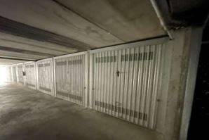 Garage in vendita a giussano via san francesco d'assisi, 6