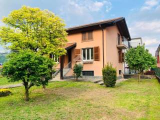 Villa in vendita a imbersago via cesare cantù