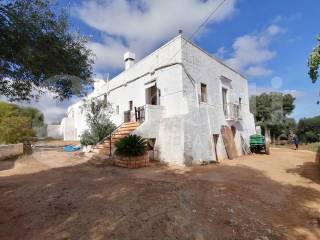Villa in vendita a ostuni contrada foggiali