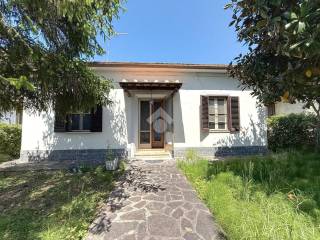 Villa in vendita a pisa via dell'elba, 3