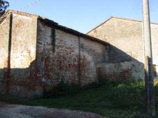 Casa indipendente in vendita a gazzuolo via i. bonacolsi