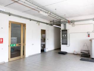 Negozio in in affitto da privato ad arezzo via del fosso, 10