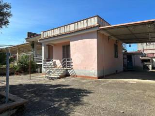 Villa bifamiliare in vendita a castel volturno viale p. tacca