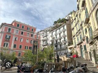 Appartamento in affitto a napoli piazzetta del leone a mergellina, 1