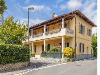 Appartamento in vendita a forte dei marmi via giovanni agnelli, 35
