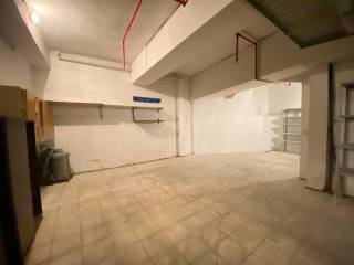 Magazzino in affitto a verona via francesco berni, 17