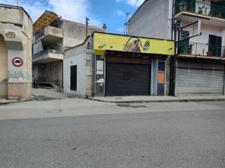 Negozio in affitto a orta di atella 