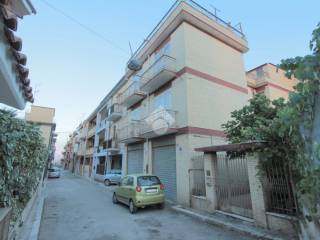 Intero stabile in vendita a lucera via fratelli bandiera, 34