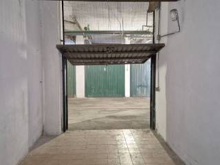 Garage in vendita a prato via emilio boni