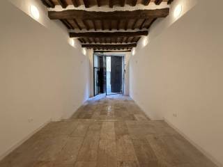 Negozio in affitto a siena il campo