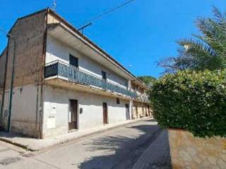 Villa all'asta a montoro via isca, 34