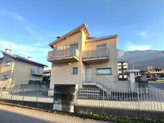 Appartamento in affitto a colico via villatico, 63