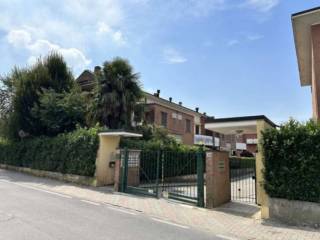 Garage in vendita a cesano maderno via sicilia, 33