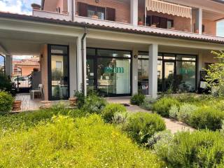 Negozio in affitto a foligno via guglielmo ferrero