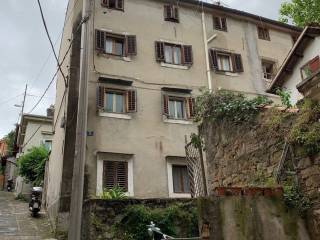 Casa indipendente in vendita a trieste vicolo san fortunato, 5