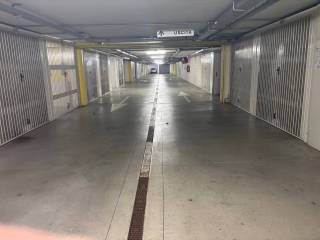 Garage in affitto a parma piazza ghiaia