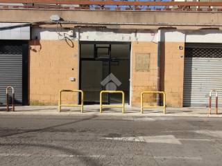 Negozio in affitto a brindisi viale san giovanni bosco, 45