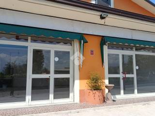 Negozio in affitto ad alatri strada statale 155 per fuggi