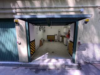 Garage in vendita a genova via ambrogio spinola, 5c