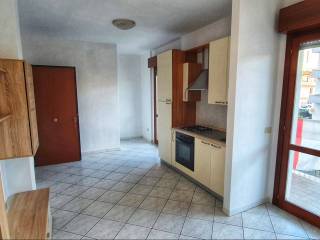 Appartamento in in affitto da privato ad aprilia via augusto, 52