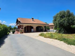 Villa in vendita ad alatri via laguccio, 18