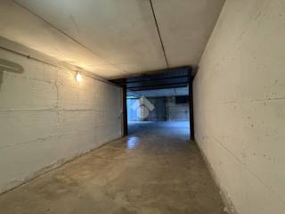Garage in vendita a scanzorosciate via a. de gasperi, 9