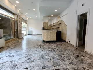 Negozio in affitto a torino via foligno, 114