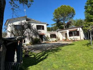 Villa in vendita ad amelia via rimembranze, 8