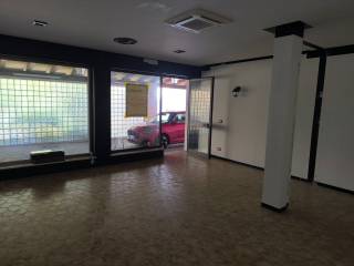 Negozio in affitto a pordenone viale franco martelli, 7/b