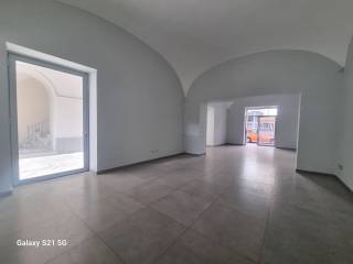 Negozio in affitto a caserta 
