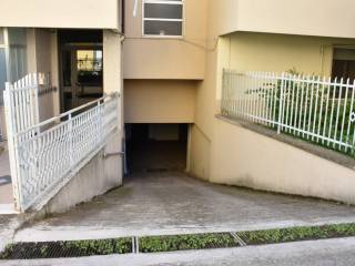 Garage in affitto a vasto via socrate, 15