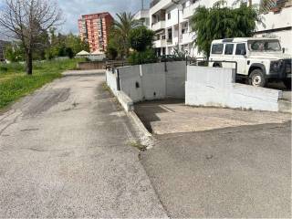 Garage in vendita a latina via magenta