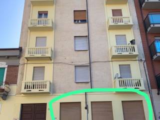 Negozio in in affitto da privato a torino via la thuile, 31