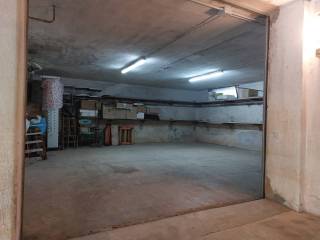 Garage in vendita a diano marina via generale ardoino, 178