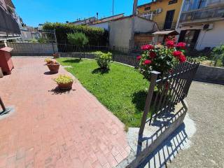 Villa bifamiliare in in vendita da privato a prato via stromboli, 29