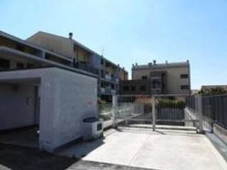 Garage in vendita a ornago via dott. fausto scaccabarozzi, 6
