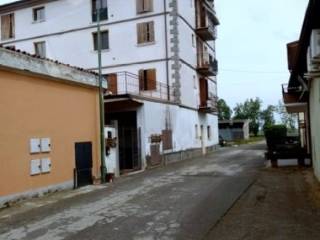Posto auto in vendita a orzinuovi via inello, 1