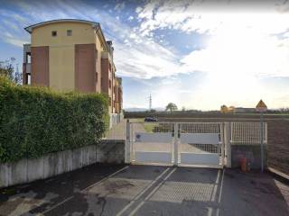 Posto auto in vendita a parma via reinach