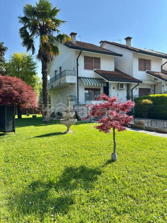 casa indipendente in vendita a Fratta Polesine