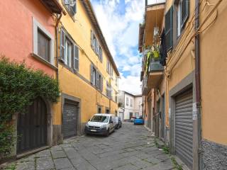 Appartamento in vendita a viterbo via del gallo, 32