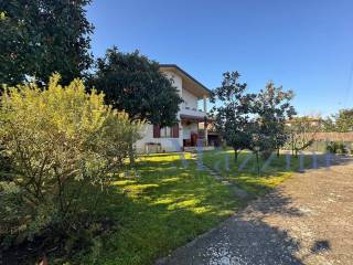 Villa bifamiliare in vendita a forte dei marmi via civitali
