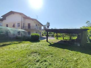 Villa bifamiliare in vendita a capiago intimiano 