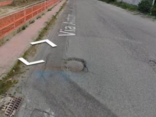 Posto auto in vendita a crotone via antonio de curtis