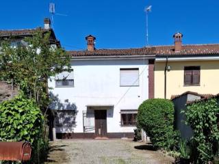 Casa indipendente in vendita a fresonara via alessandro manzoni, 14