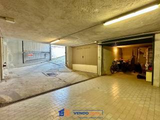 Garage in vendita a loano via giuseppe verdi